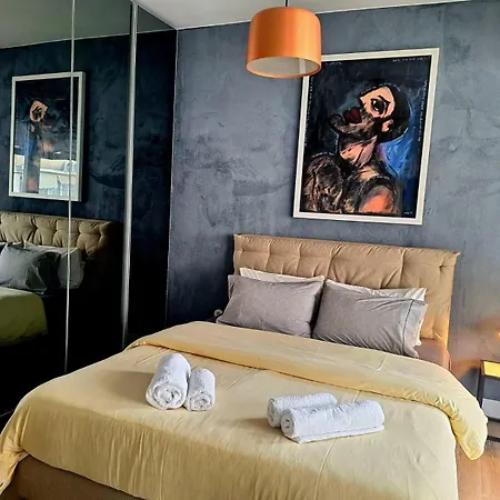 Stylish Loft Downtown * 塞萨洛尼基