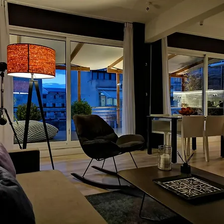 Stylish Loft Downtown * Selanik